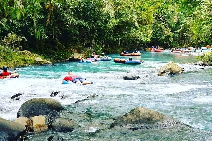 RIO CELESTE COMBO : River tubing+Waterfall hike+Animal sanctuary  - Photo 1 of 25